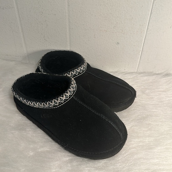 Ugg kids TASMAN II SLIPPER Size 13- Black Great condition house shoes kids - Picture 3 of 8